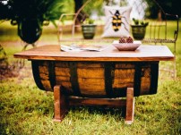Tisch aus Holzfass